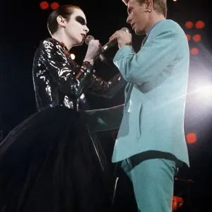 David Bowie and Annie Lennox Perform Under Pressure Print (01217) David Bowie and Annie Lennox Perform Under Pressure Print (01217)