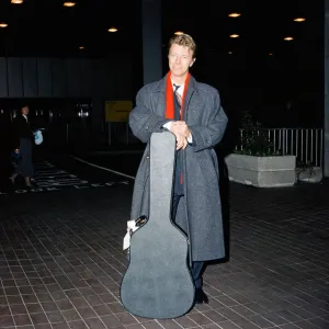 David Bowie at London Airport. (note Heathrow or Gatwick unclear David Bowie at London Airport. (note Heathrow or Gatwick unclear