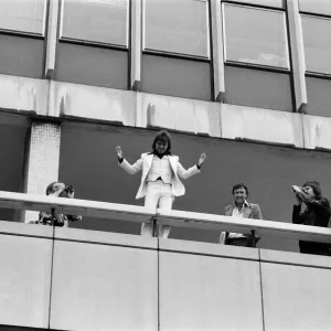 David Cassidy at Thames TV. The pavement outside the studio was crowded with his fans