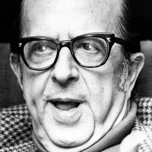 DAY TWO MIRROR PICTURES UNSEEN TEESSIDE Actor Phil Silvers DAY TWO MIRROR PICTURES UNSEEN TEESSIDE Actor Phil Silvers