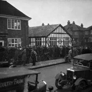 1933 Print: Motor Licence Renewal Queue at County Hall Annexe