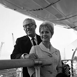 Debbie Reynolds and her husband Harry Karl arriving in England on board the Queen