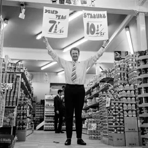 Decimal Currency Feature February 1971 Decimalisation Day - Conservative MP Wildred Decimal Currency Feature February 1971 Decimalisation Day - Conservative MP Wildred