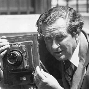 Denis Healey with half-plate camera - July 1978 20 / 07 / 1978