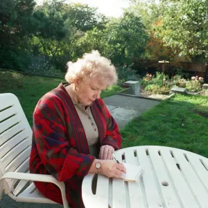 Denise Robertson feature. 27th October 1989 Denise Robertson feature. 27th October 1989