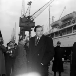 The departure of Sir Anthony Eden and Lady Eden on the New Zealand line ship Rangitata The departure of Sir Anthony Eden and Lady Eden on the New Zealand line ship Rangitata