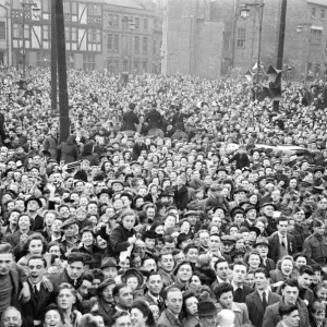 The Derby County team return home with the FA Cup trophy following their victory over The Derby County team return home with the FA Cup trophy following their victory over