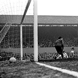 Derby v. Nottingham Forest. Forest second goal scored Lyons. December 1969 Z11534-024