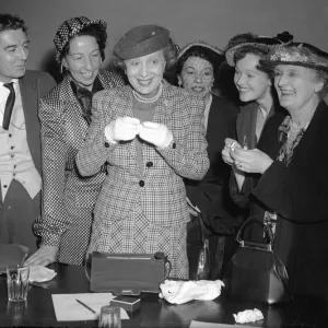 Derrick De Marney, Sybil Thorndike, Rosamund John, Ellen Pollock Derrick De Marney, Sybil Thorndike, Rosamund John, Ellen Pollock