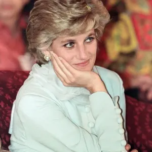Diana, Princess of Wales Print - Shaukat Khanum Hospital Visit Diana, Princess of Wales Print - Shaukat Khanum Hospital Visit