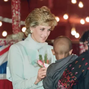Print of Diana, Princess of Wales at Shaukat Khanum Hospital in Lahore Print of Diana, Princess of Wales at Shaukat Khanum Hospital in Lahore