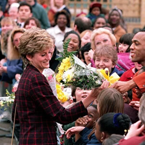 DIANA, THE PRINCESS OF WALES VISITS A HOSTEL FOR THE HOMELESS IN LONDON - 1993