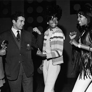 Diana Ross and The Supremes Sunday 28th of January 1968 at the Palladium Show with World