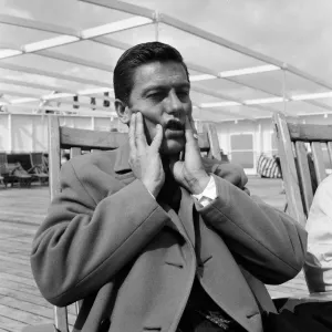 Dick Van Dyke, American actor / comedian arrived on the liner Bremen Dick Van Dyke, American actor / comedian arrived on the liner Bremen