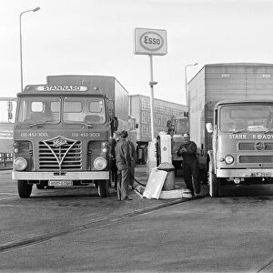 Diesel Fuel Queues, Corley Service Station, Birmingham, Wednesday 12th December 1973