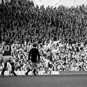 Division 1 football. Arsenal 2 v. Sunderland 2. October 1980 LF04-44-117