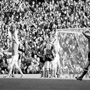 Division 1 football. Arsenal 2 v. Sunderland 2. October 1980 LF04-44-091