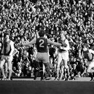 Division 1 football. Arsenal 2 v. Sunderland 2. October 1980 LF04-44-089