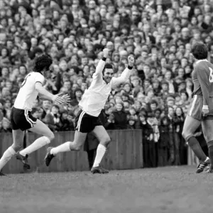 Vintage Print: Fulham v Chelsea 1976/77 Division Two Match