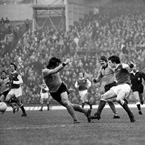 Division One Football Wolves F. C. v Arsenal F. C. 1974 / 75 Season