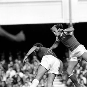 Division I. Arsenal (2) v. Leicester City (2). September 1975 75-04972-043