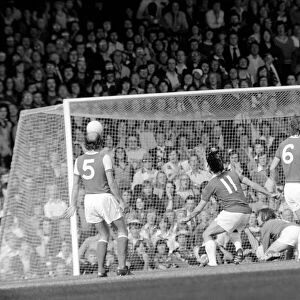Division I. Arsenal (2) v. Leicester City (2). September 1975 75-04972-014