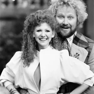 L'acteur de Doctor Who Colin Baker, photocall avec la nouvelle assistante, l'actrice Bonnie Langford. L'acteur de Doctor Who Colin Baker, photocall avec la nouvelle assistante, l'actrice Bonnie Langford.