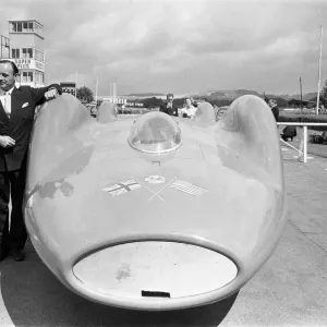 Donald Campbell y Bluebird en Goodwood, Sussex, 18 de julio de 1960.