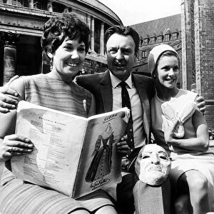 Donald Sinden Actor - September 1967 with Shirley Chapman and Doreen Wells
