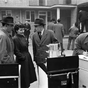Door to Door Salesmen sell domestic appliances to homeowners in London Door to Door Salesmen sell domestic appliances to homeowners in London