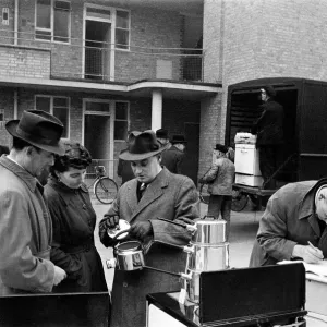 Door to Door Salesmen sell Domestic Appliences to homeowners in London