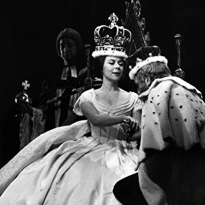 Dorethy Tutin actress March 1965 as Queen Victoria in the Bristol Old Vic