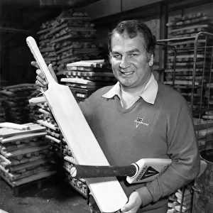 Duncan Fearnley maker of 55. 000 Crickets bats, Worcester. June 1985