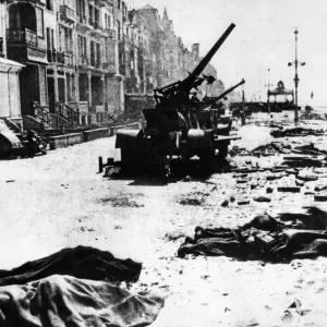 The Dunkirk evacuation, the evacuation of Allied soldiers from the beaches The Dunkirk evacuation, the evacuation of Allied soldiers from the beaches