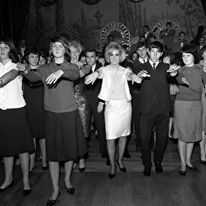 Dusty Springfield pop singer January 1964 at the Ilford Palais in Essex giving a demo of