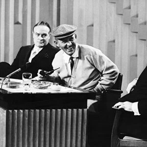 Eamonn Andrews tv presenter with Bing Crosby centre and Bob Hope left DBase msi
