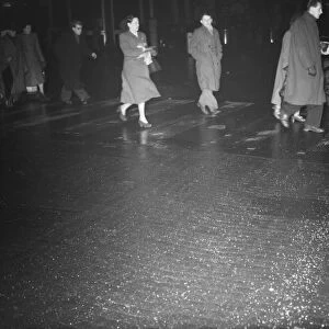 One of the earliest "Zebra"crossings in London 25 / 1 / 1952 C448 / 2