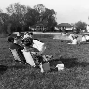 Easter 1952 Thames River Scenes between Hampton Court Easter 1952 Thames River Scenes between Hampton Court