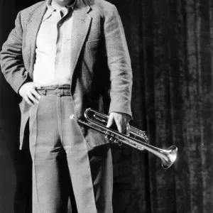 Eddie Calvert, Trumpetier Musician holding trumpet during rehearsal for Disc Festival Eddie Calvert, Trumpetier Musician holding trumpet during rehearsal for Disc Festival