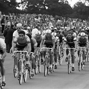 Eddy Merckx (Belgium rider number 21 - 3rd from the left