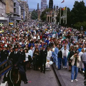 Edinburgh Festival August 1989 Crowds follow Princes Street Parade Edinburgh Festival August 1989 Crowds follow Princes Street Parade