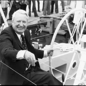 EDWARD HEATH ON HIS YACHT - NEW MORNING CLOUD 12 / 02 / 1997 EDWARD HEATH ON HIS YACHT - NEW MORNING CLOUD 12 / 02 / 1997