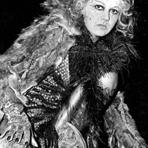 Elaine Paige in costume for her role as Grizabela in original London production of