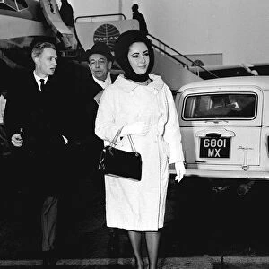 Elizabeth Taylor March 1965 wearing Fur Coat At LAP