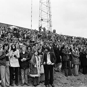Elton John fans swarm in to Watfords Vicarage Road ground