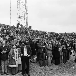 Elton John fans swarm in to Watfords Vicarage Road ground Elton John fans swarm in to Watfords Vicarage Road ground