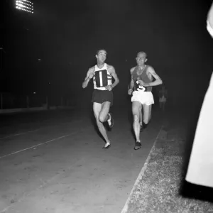 Emil Zátopek, 10.000 metros Londres v Praga celebrado en White City. 12 de octubre de 1955