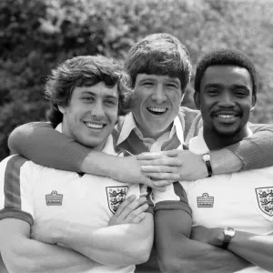 Emlyn Hughes with Englands new caps Kenny Sanson and Laurie Cunningham Emlyn Hughes with Englands new caps Kenny Sanson and Laurie Cunningham