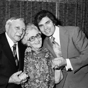 Engelbert Humperdinck Print with Parents 1979 Engelbert Humperdinck Print with Parents 1979