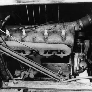 The Engine of a Model T Ford Car. The simple 4 cylinder 2 The Engine of a Model T Ford Car. The simple 4 cylinder 2